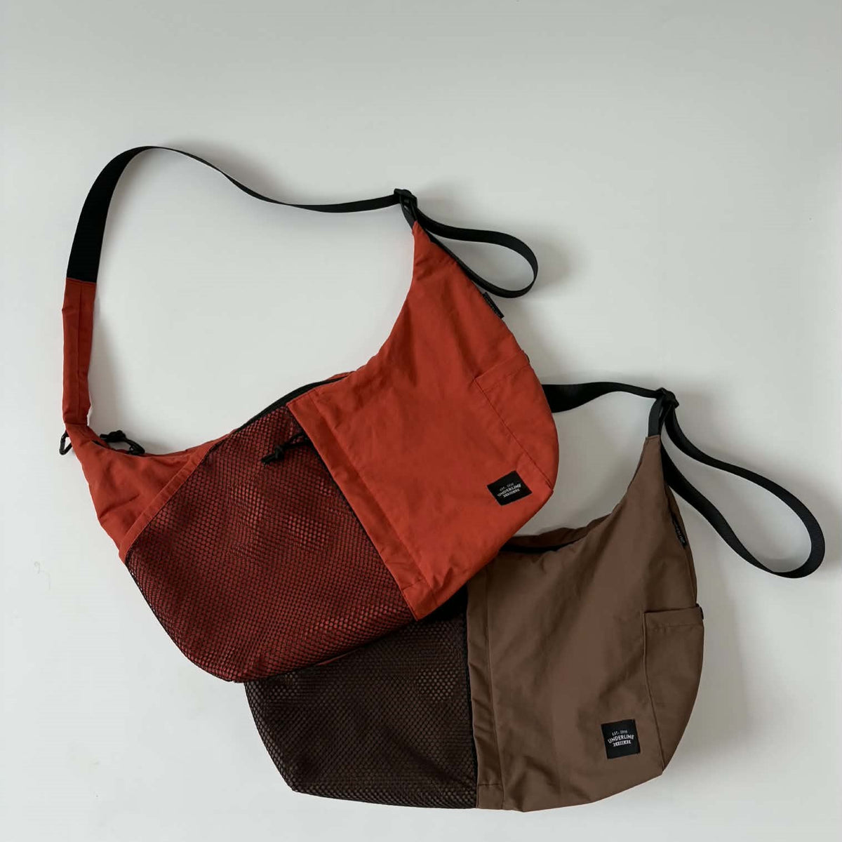 Underline dachshund crossbody bag / lightweight / water-resistant